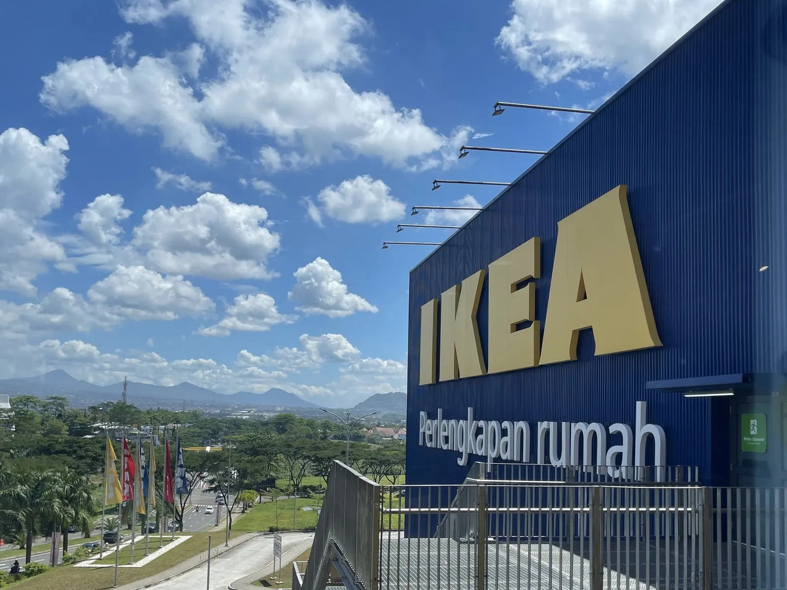 IKEA Kota Baru Parahyangan